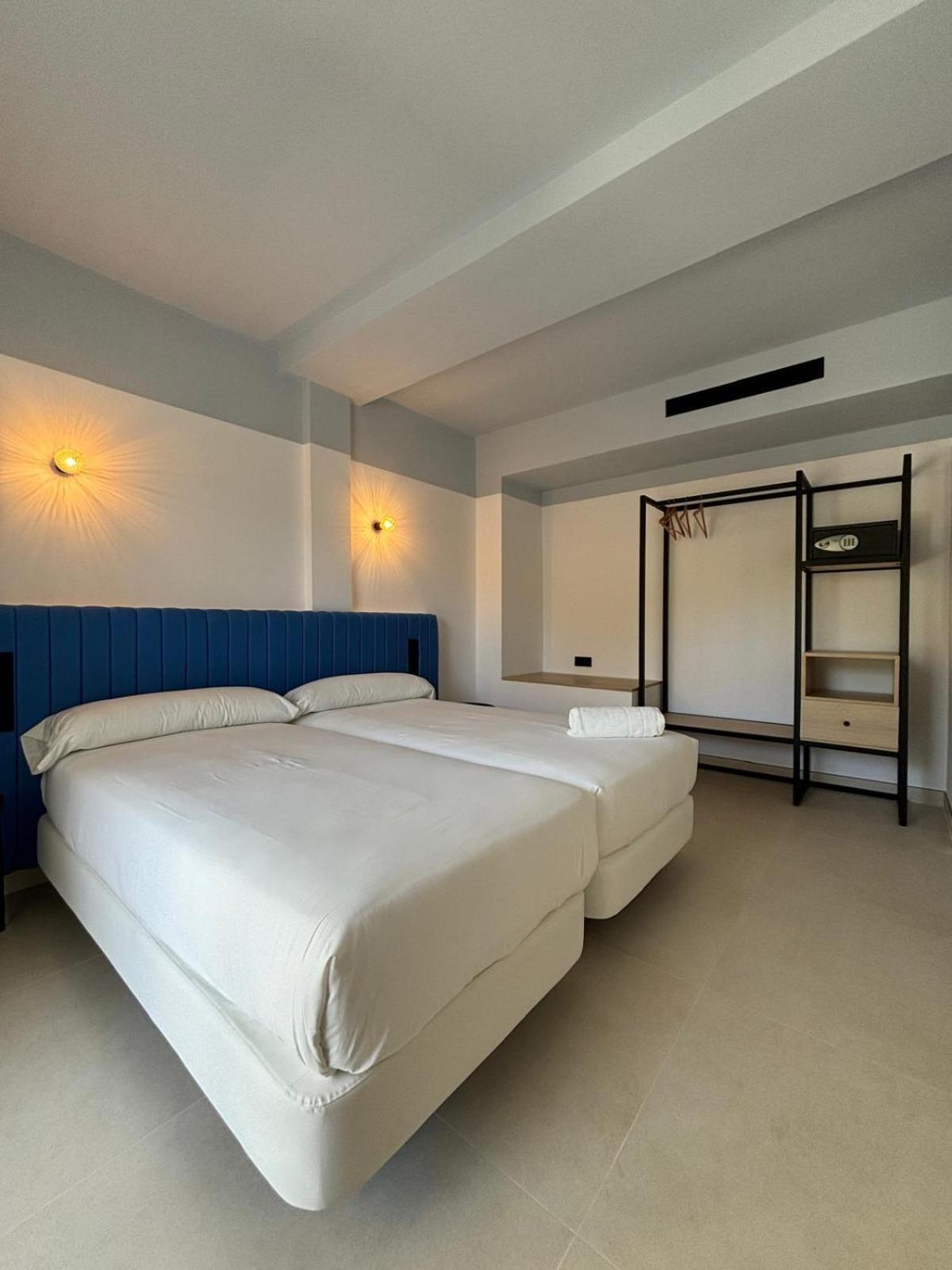 Apartamentos Sofia Es Cana Exteriér fotografie