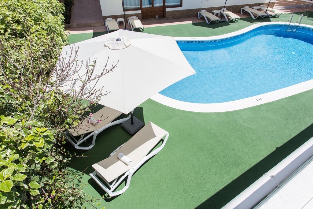 Apartamentos Sofia Es Cana Exteriér fotografie
