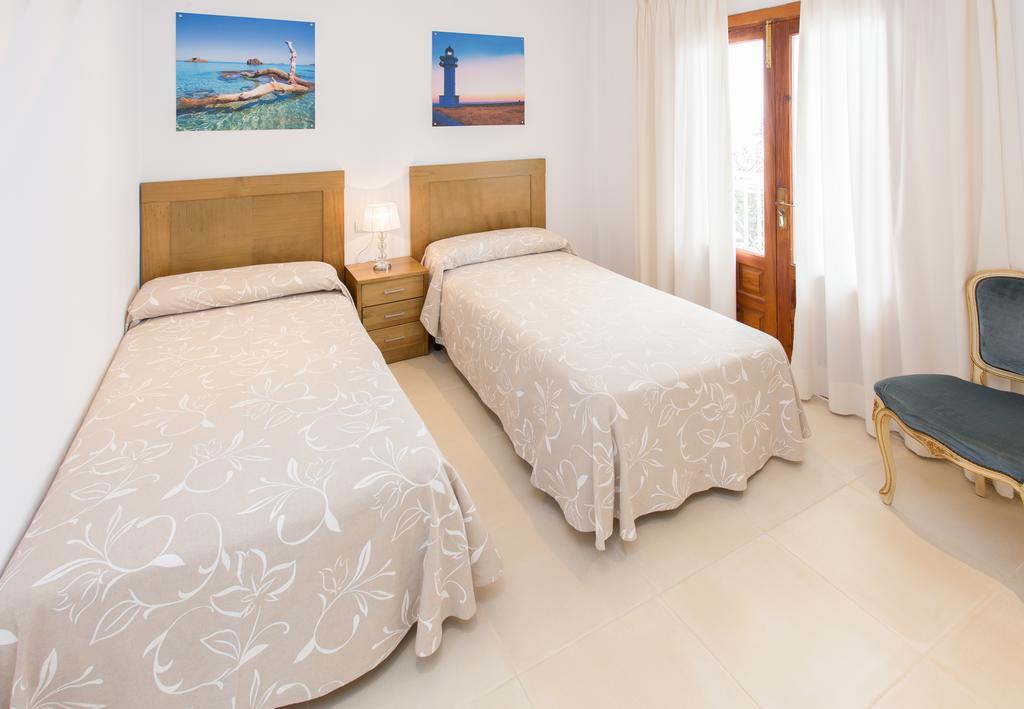 Apartamentos Sofia Es Cana Exteriér fotografie
