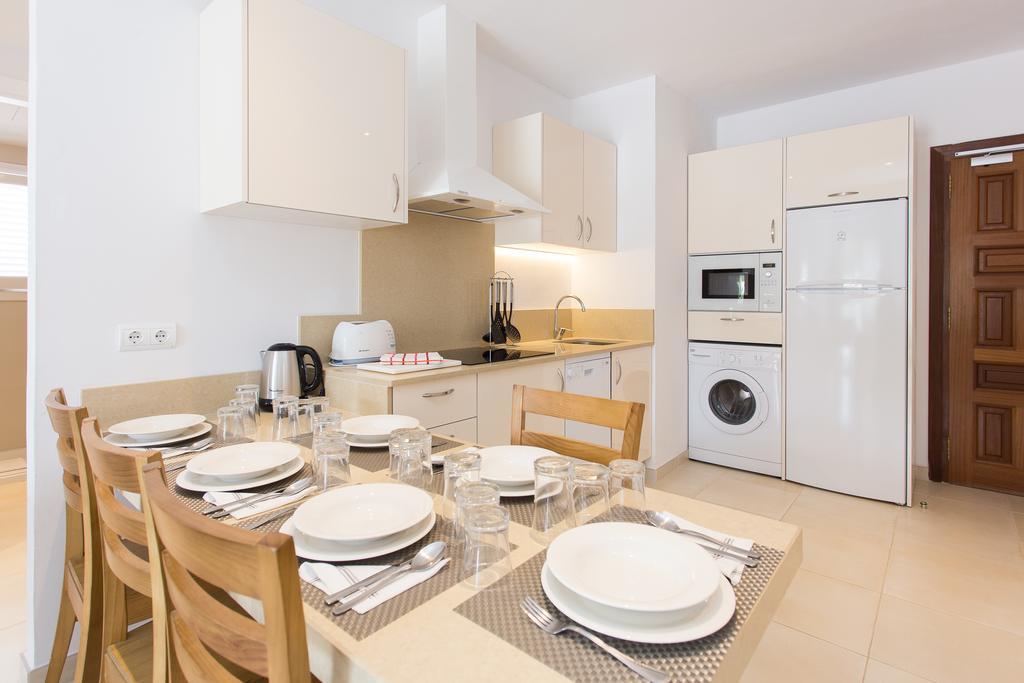 Apartamentos Sofia Es Cana Exteriér fotografie