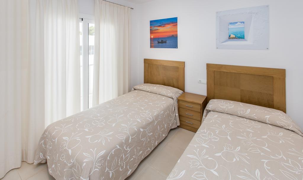 Apartamentos Sofia Es Cana Exteriér fotografie